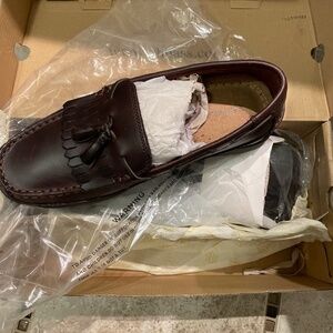 Men’s leather loafer size 9M